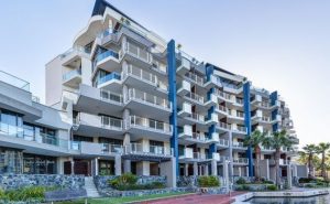 ciri-ciri apartemen superblok