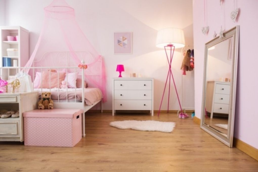 Kamar Anak Perempuan Klasik Serba Soft Pink