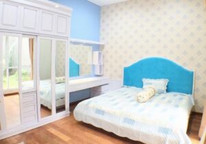 Kamar Tidur Warna Biru Langit