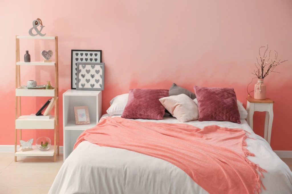 cat warna pink kamar