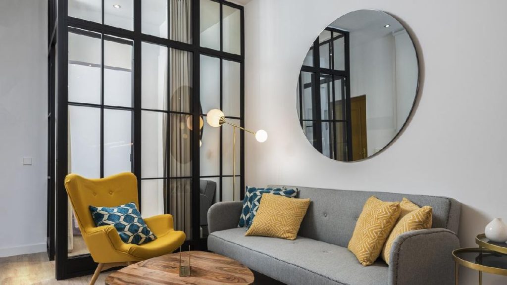 Cara pasang cermin dinding besar